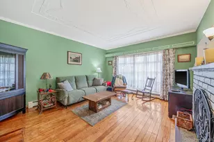 18 Houghton Blvd, Stony Brook, NY 11790 - Photo 14