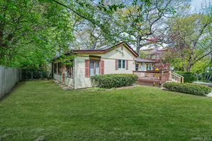18 Houghton Blvd, Stony Brook, NY 11790 - Photo 10