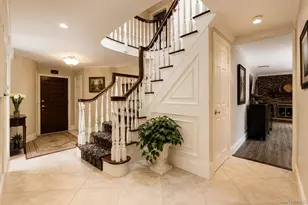 14 Kristi Ln, Lake Grove, NY 11755 - Photo 16