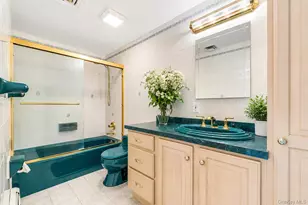 14 Kristi Ln, Lake Grove, NY 11755 - Photo 44