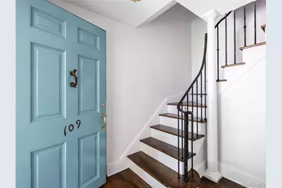 109 Chase Road, Manhasset, NY 11030 - Photo 2