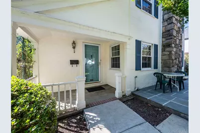 109 Chase Road, Manhasset, NY 11030 - Photo 4