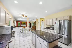 4 Penn Ct, East Setauket, NY 11733 - Photo 8