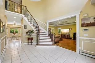 4 Penn Ct, East Setauket, NY 11733 - Photo 2