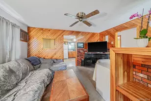 561 Chestnut St, Lindenhurst, NY 11757 - Photo 2