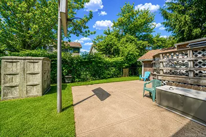 561 Chestnut Street, Lindenhurst, NY 11757 - Photo 20