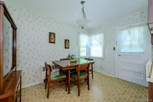 105 N Queens Ave, Massapequa, NY 11758 - Photo 6
