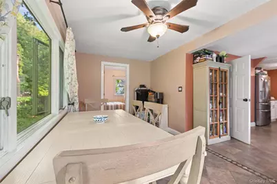 350 S Greene Avenue, Lindenhurst, NY 11757 - Photo 10