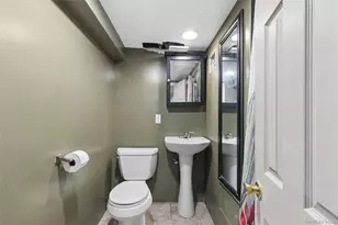 350 S Greene Ave, Lindenhurst, NY 11757 - Photo 16