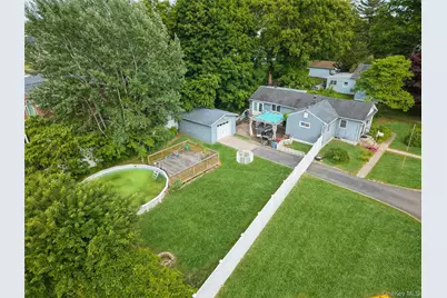 350 S Greene Avenue, Lindenhurst, NY 11757 - Photo 32