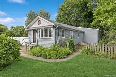 350 S Greene Avenue, Lindenhurst, NY 11757 - Photo 22