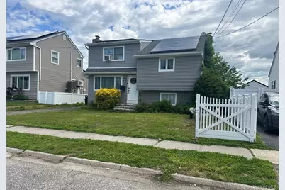 265 East Drive, Copiague, NY 11726 - Photo 2