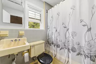 342 Roberts Ave, Yonkers, NY 10703 - Photo 16