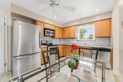 342 Roberts Avenue, Yonkers, NY 10703 - Photo 10