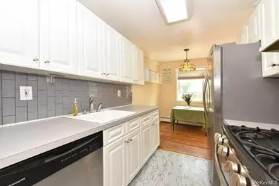 295 Merrick Road #4A, Amityville, NY 11701 - Photo 8
