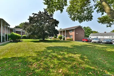 295 Merrick Road #4A, Amityville, NY 11701 - Photo 2