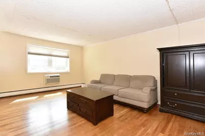 295 Merrick Road #4A, Amityville, NY 11701 - Photo 4