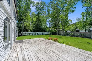 26 Halfcircle Dr, Holbrook, NY 11741 - Photo 28