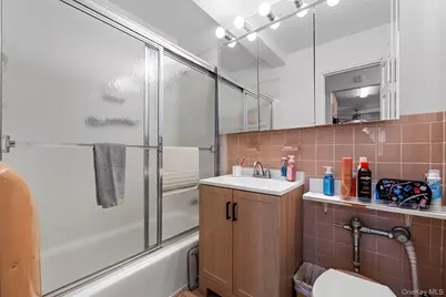 85-10 151 Avenue #2D, Howard Beach, NY 11414 - Photo 18