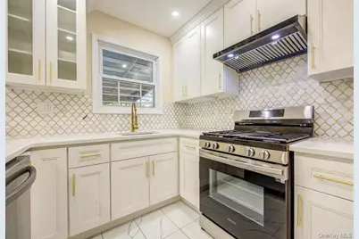 164-38 76th Road, Fresh Meadows, NY 11366 - Photo 6
