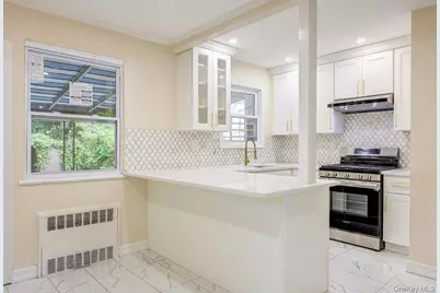 164-38 76th Road, Fresh Meadows, NY 11366 - Photo 4