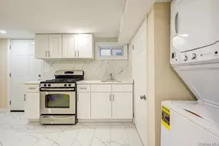 164-38 76th Rd, Fresh Meadows, NY 11366 - Photo 12