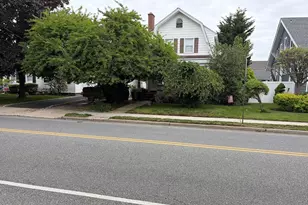 259 Lincoln Ave, Rockville Centre, NY 11570 - Photo 2