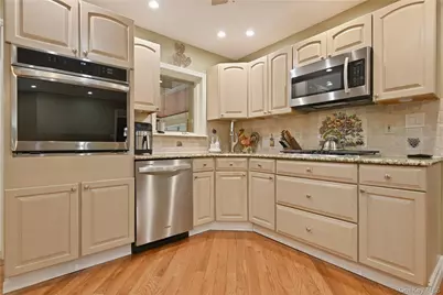 19 Berkshire Road, Bethpage, NY 11714 - Photo 8