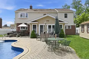 19 Berkshire Rd, Bethpage, NY 11714 - Photo 42