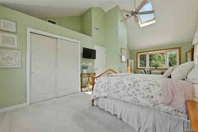 19 Berkshire Road, Bethpage, NY 11714 - Photo 20