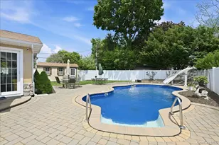 19 Berkshire Rd, Bethpage, NY 11714 - Photo 38