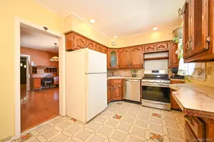 69-53 73rd Pl, Middle Village, NY 11379 - Photo 10
