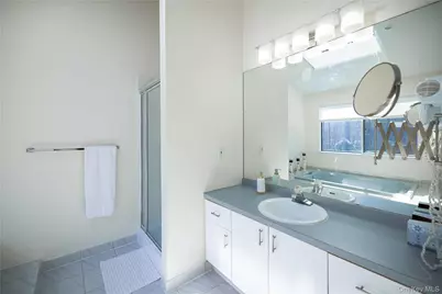 220 Pleasure Drive, Riverhead, NY 11901 - Photo 28