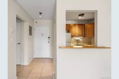 115 Dehaven Drive #105, Yonkers, NY 10703 - Photo 2