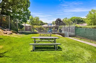 115 Dehaven Dr, Yonkers, NY 10703 - Photo 26