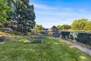 115 Dehaven Dr, Yonkers, NY 10703 - Photo 32