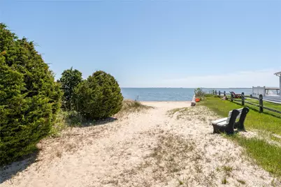 22 W End Avenue, East Quogue, NY 11942 - Photo 32