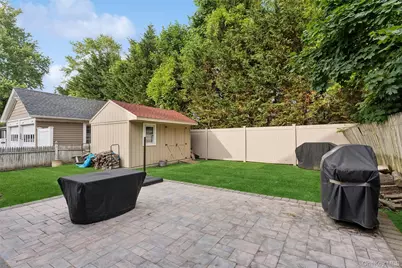 1055 Stanton Avenue, Woodmere, NY 11598 - Photo 14