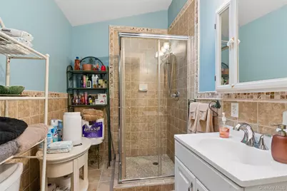 1055 Stanton Avenue, Woodmere, NY 11598 - Photo 6
