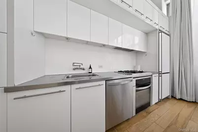 27-28 Thomson Avenue #250, Long Island City, NY 11101 - Photo 12