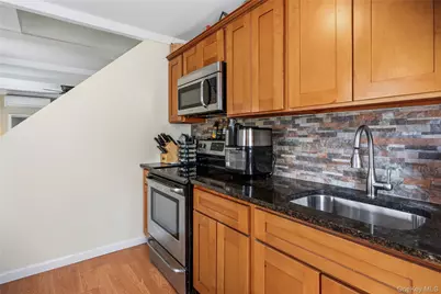 30 Crag Lane, Levittown, NY 11756 - Photo 10