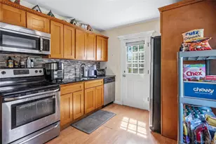30 Crag Ln, Levittown, NY 11756 - Photo 8