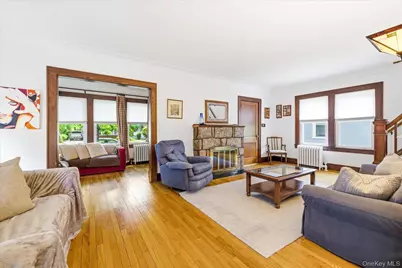 89 Lexington Avenue, Malverne, NY 11565 - Photo 2