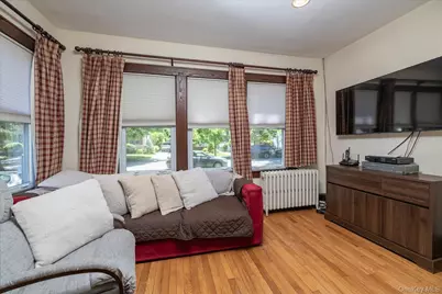 89 Lexington Avenue, Malverne, NY 11565 - Photo 10