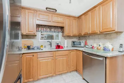 87 Etville Avenue, Yonkers, NY 10703 - Photo 10