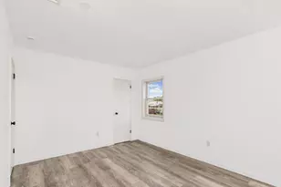 1066 E 219th St, Bronx, NY 10469 - Photo 20