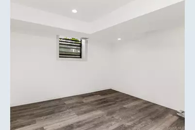 1066 E 219th Street, Bronx, NY 10469 - Photo 22