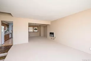 304 Violet St, Massapequa Park, NY 11762 - Photo 4