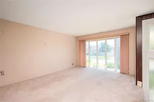 304 Violet St, Massapequa Park, NY 11762 - Photo 6