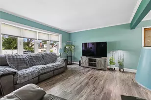 15 Willard Ave, Farmingdale, NY 11735 - Photo 2